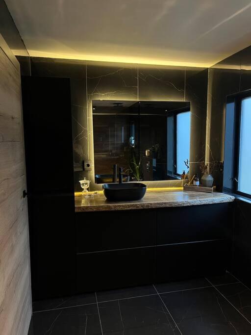 Botnahlid Villa, Mountain And Town Views And Outdoor Sauna Seyðisfjörður 外观 照片