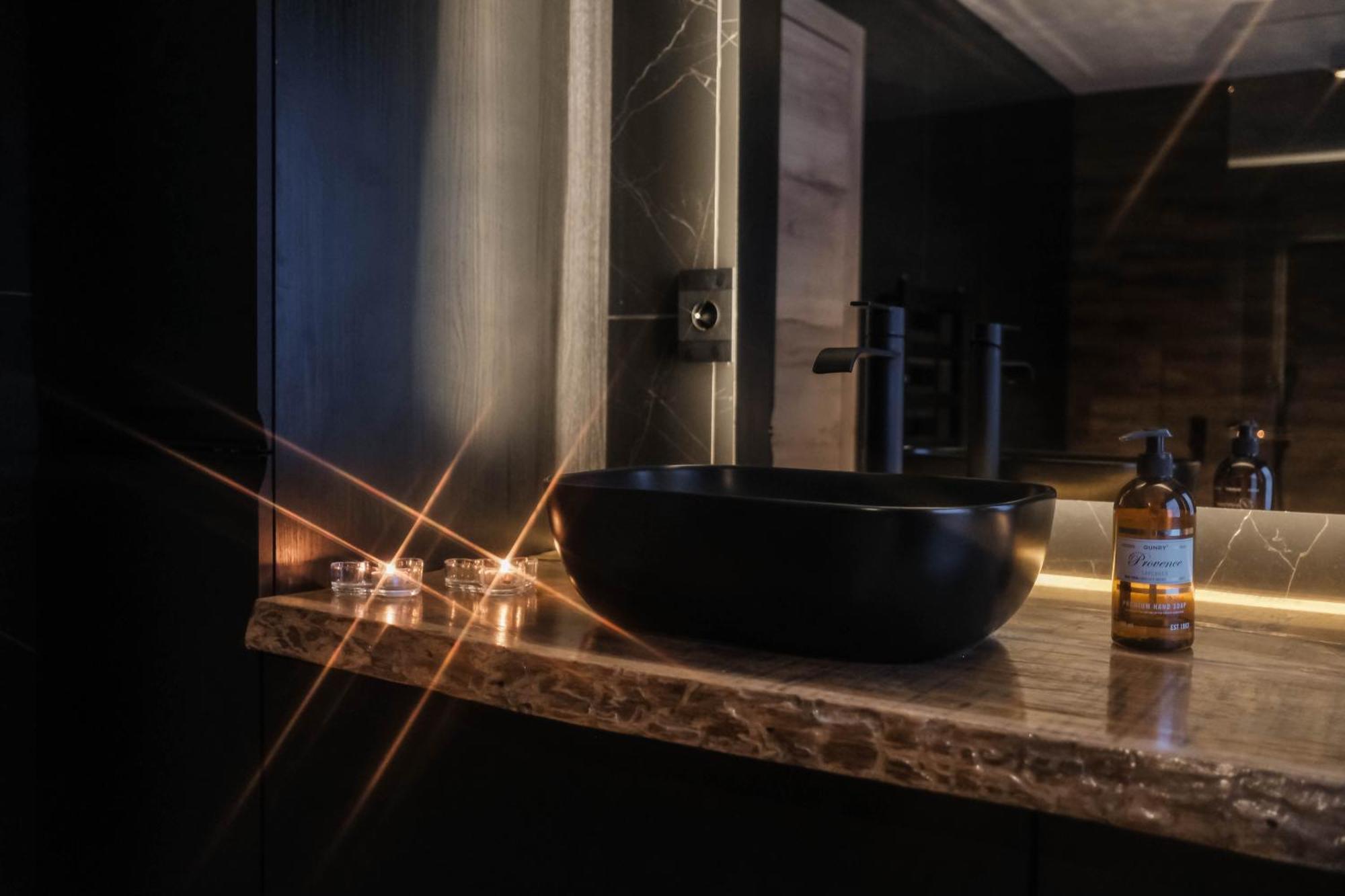 Botnahlid Villa, Mountain And Town Views And Outdoor Sauna Seyðisfjörður 外观 照片